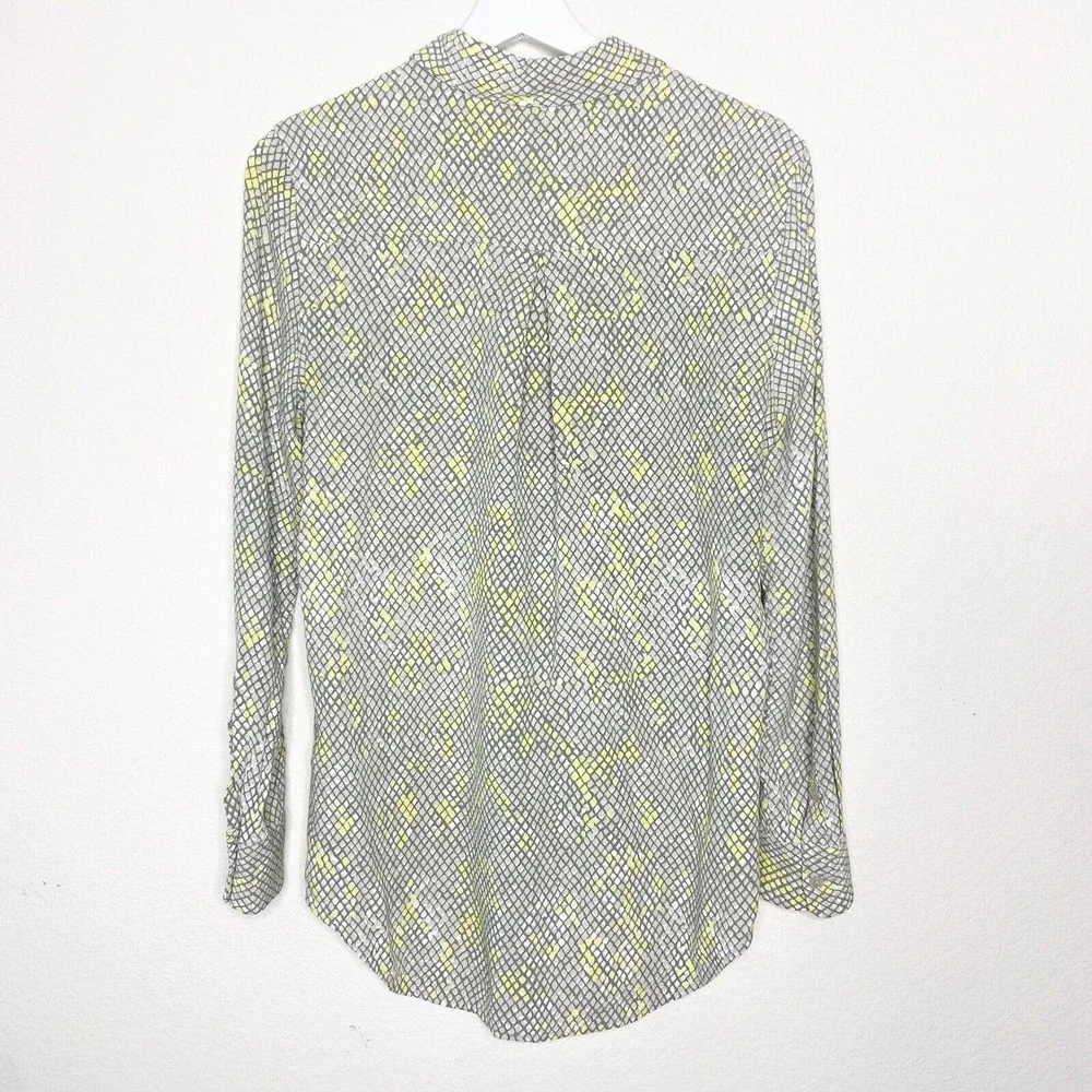 Equipment Femme Reptile Print Button up Blouse Sz XS - Picture 6 of 9